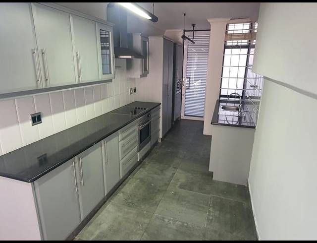 2 BEDROOM APARTMENT FOR SALE IN UMHLANGA RIDGE